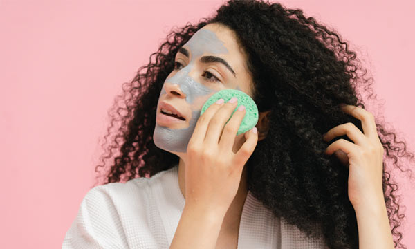 Mascarilla para limpiar la cara: Cómo aplicarla y sus beneficios - Flor de  Mayo